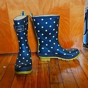 Rain boots